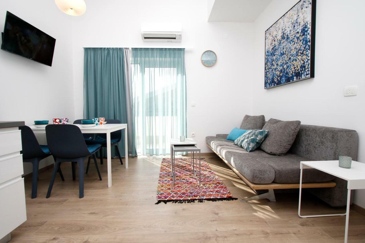 Apartments Besker Makarska Bagian luar foto