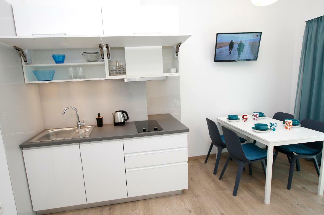Apartments Besker Makarska Bagian luar foto