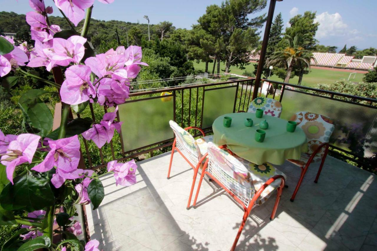 Apartments Besker Makarska Bagian luar foto