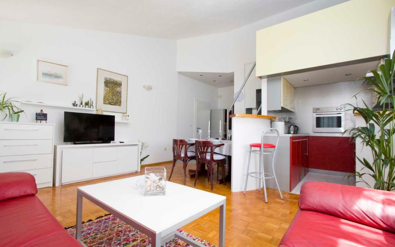 Apartments Besker Makarska Bagian luar foto